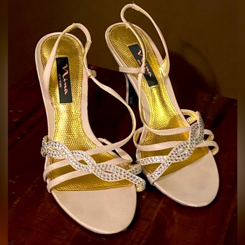 Nina Jeweled Formal Heels. Gently Used. Size 6.5 Cream